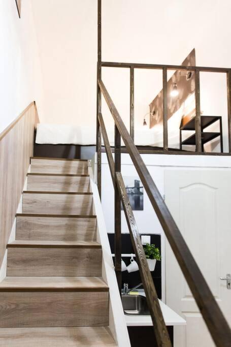 Central Budget Lofts Appartement Boedapest Buitenkant foto