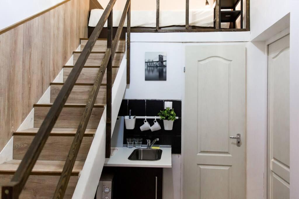 Central Budget Lofts Appartement Boedapest Buitenkant foto