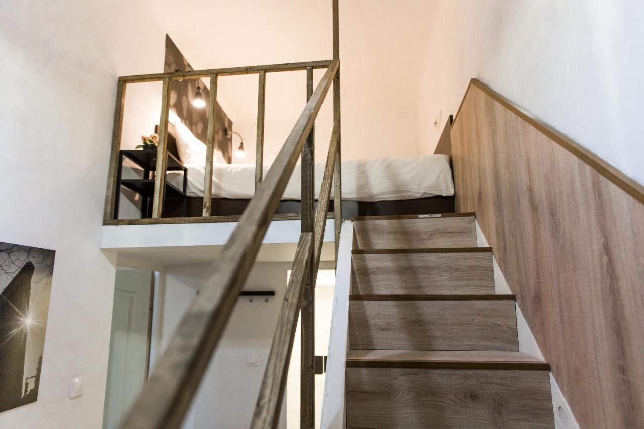 Central Budget Lofts Appartement Boedapest Buitenkant foto